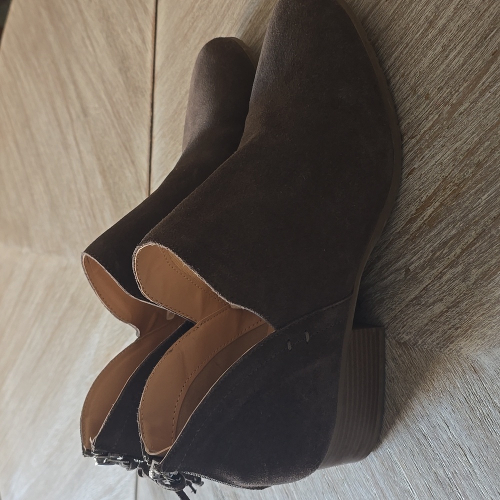 Kenneth Cole Reaction Side Skip Booties - Picture 2 of 7